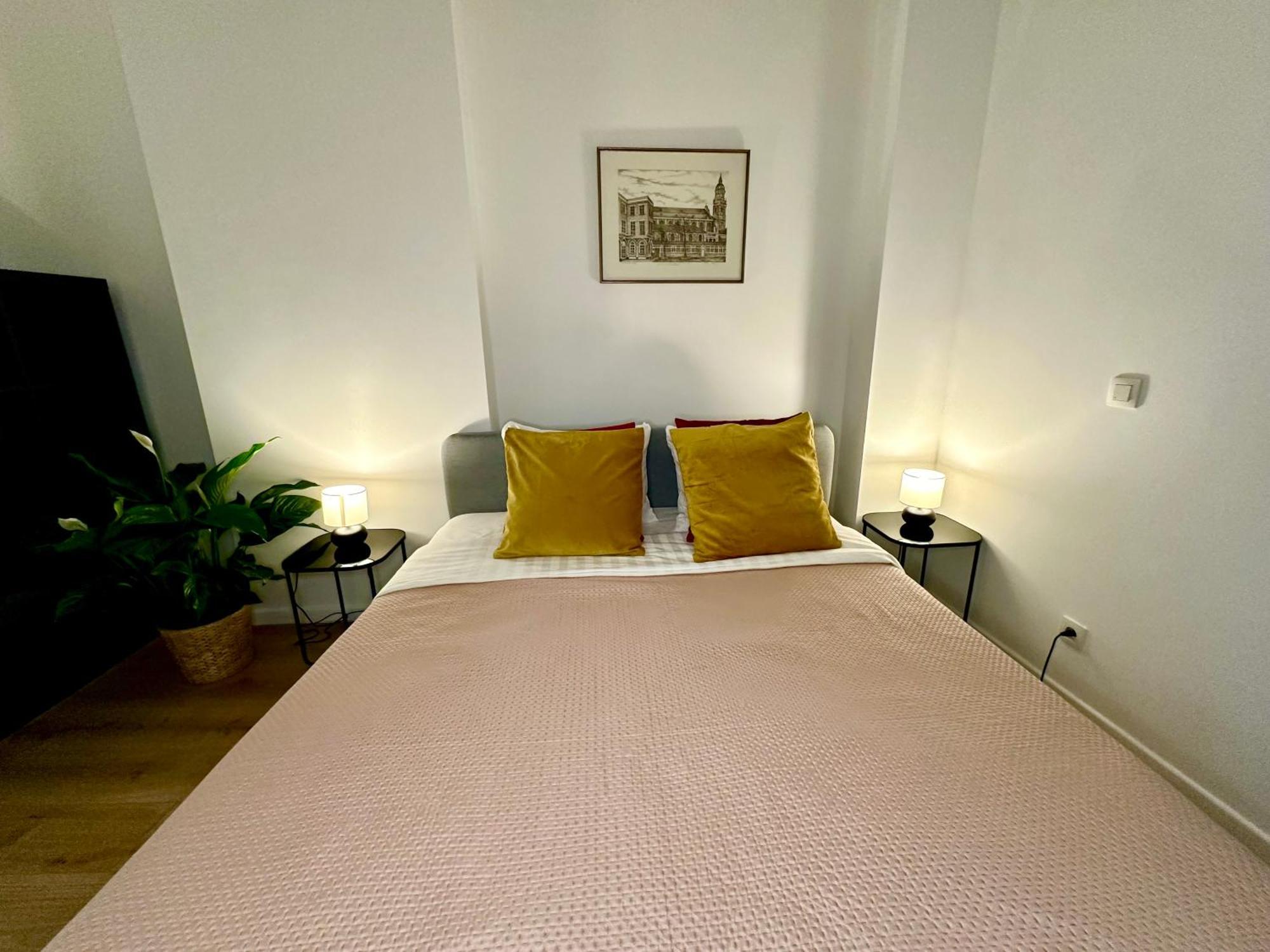 Luxury Suites Mons By Rikas Hotels מראה חיצוני תמונה