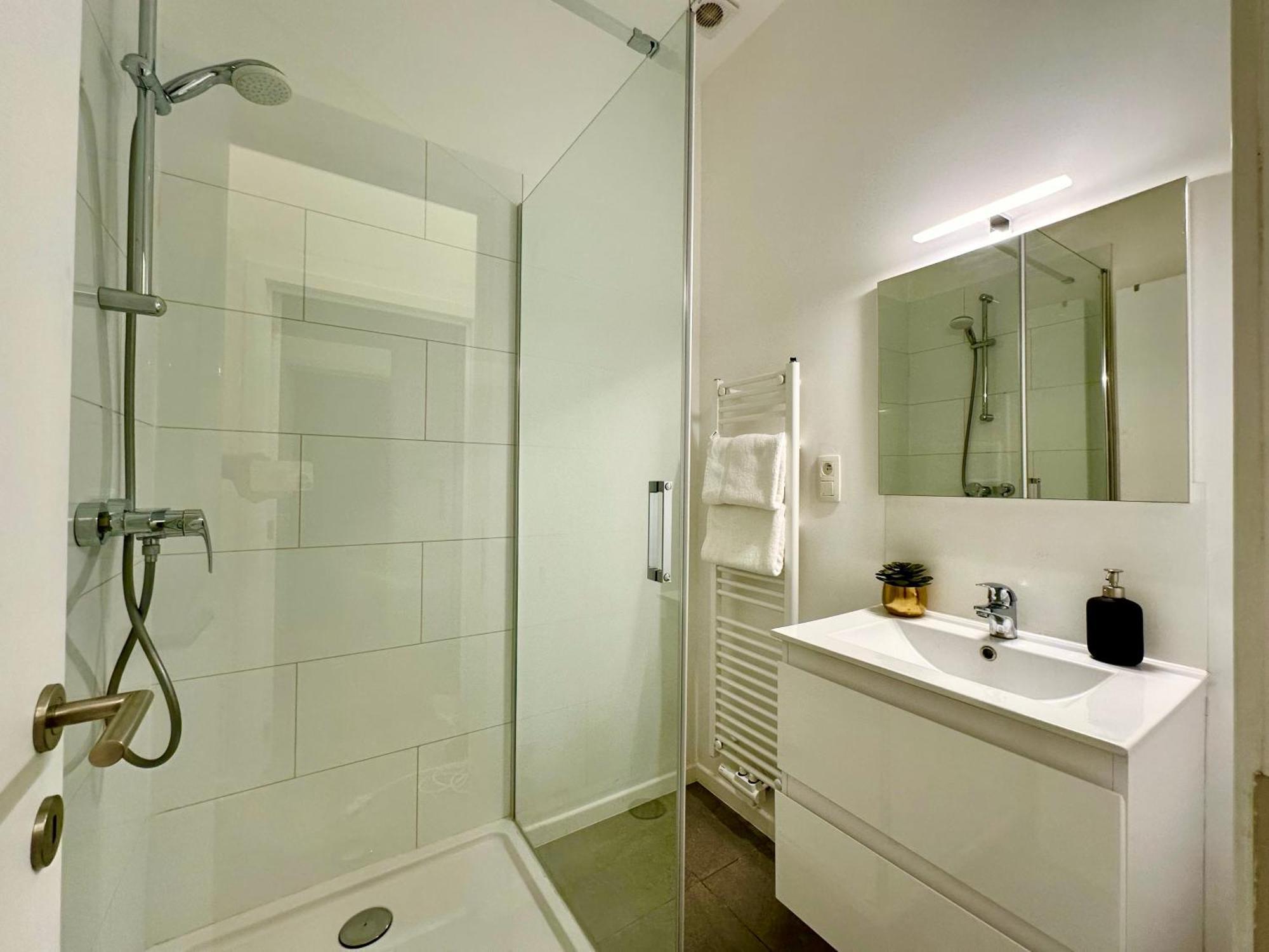 Luxury Suites Mons By Rikas Hotels מראה חיצוני תמונה