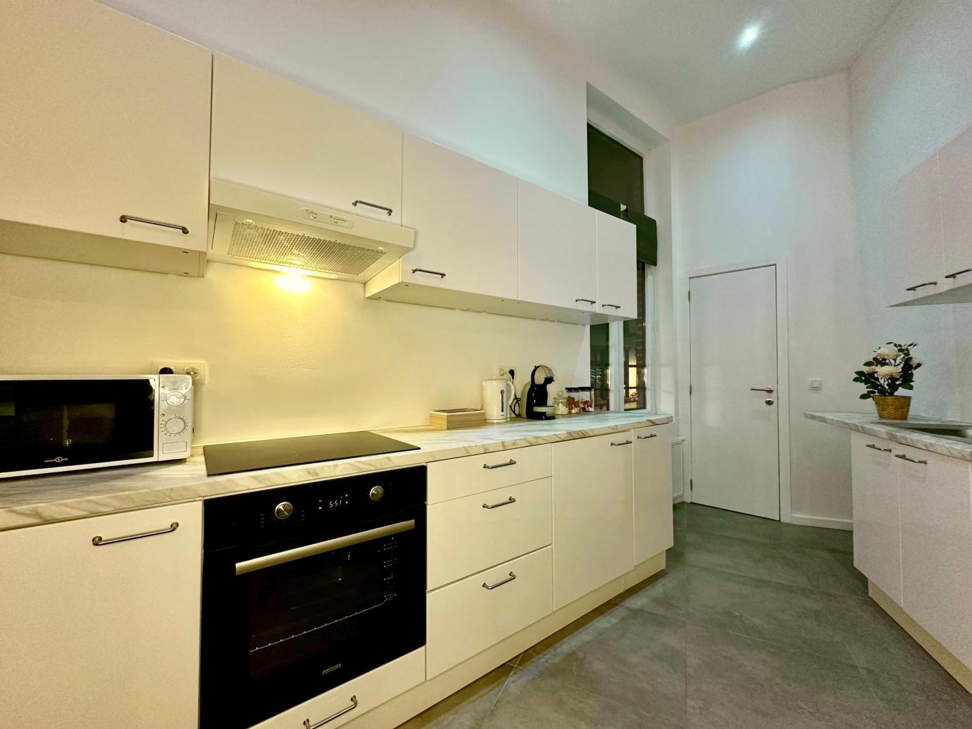 Luxury Suites Mons By Rikas Hotels מראה חיצוני תמונה