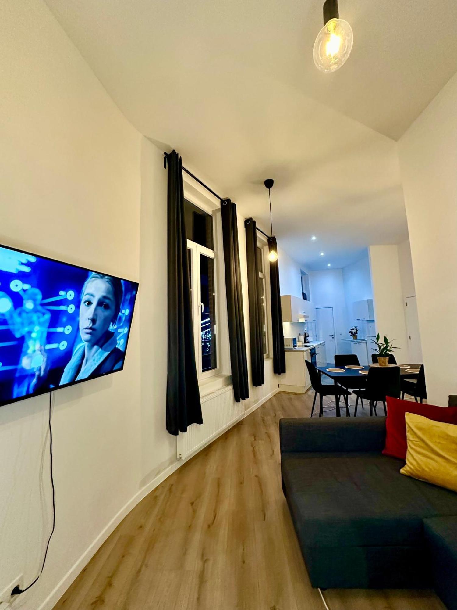 Luxury Suites Mons By Rikas Hotels מראה חיצוני תמונה