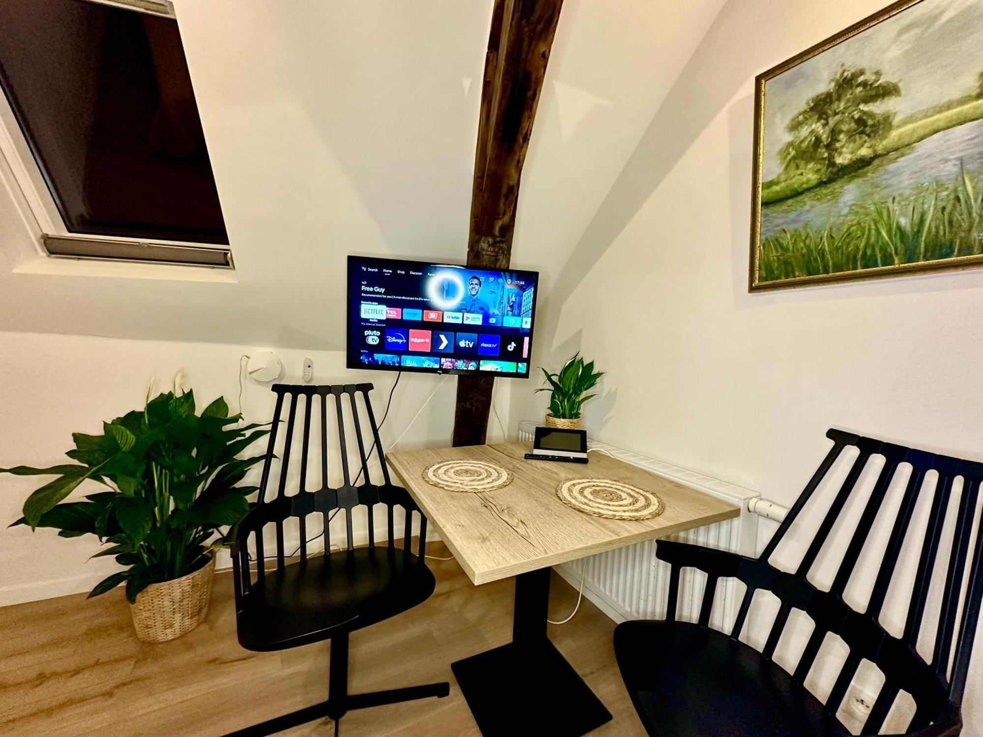 Luxury Suites Mons By Rikas Hotels מראה חיצוני תמונה