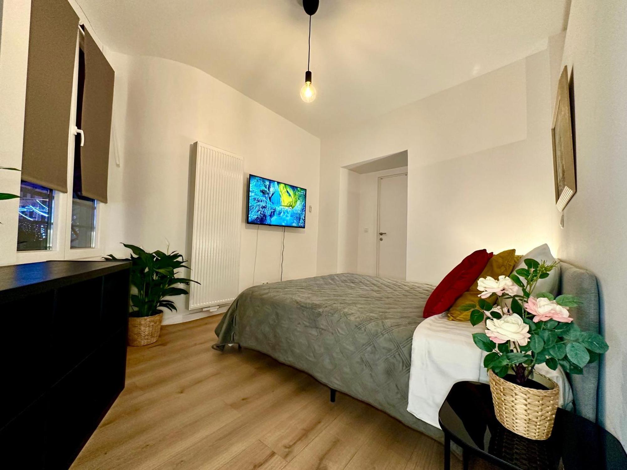 Luxury Suites Mons By Rikas Hotels מראה חיצוני תמונה